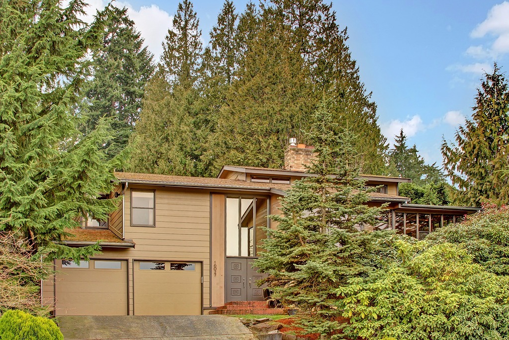 Property Photo:  16027 36th Ave NE  WA 98155 