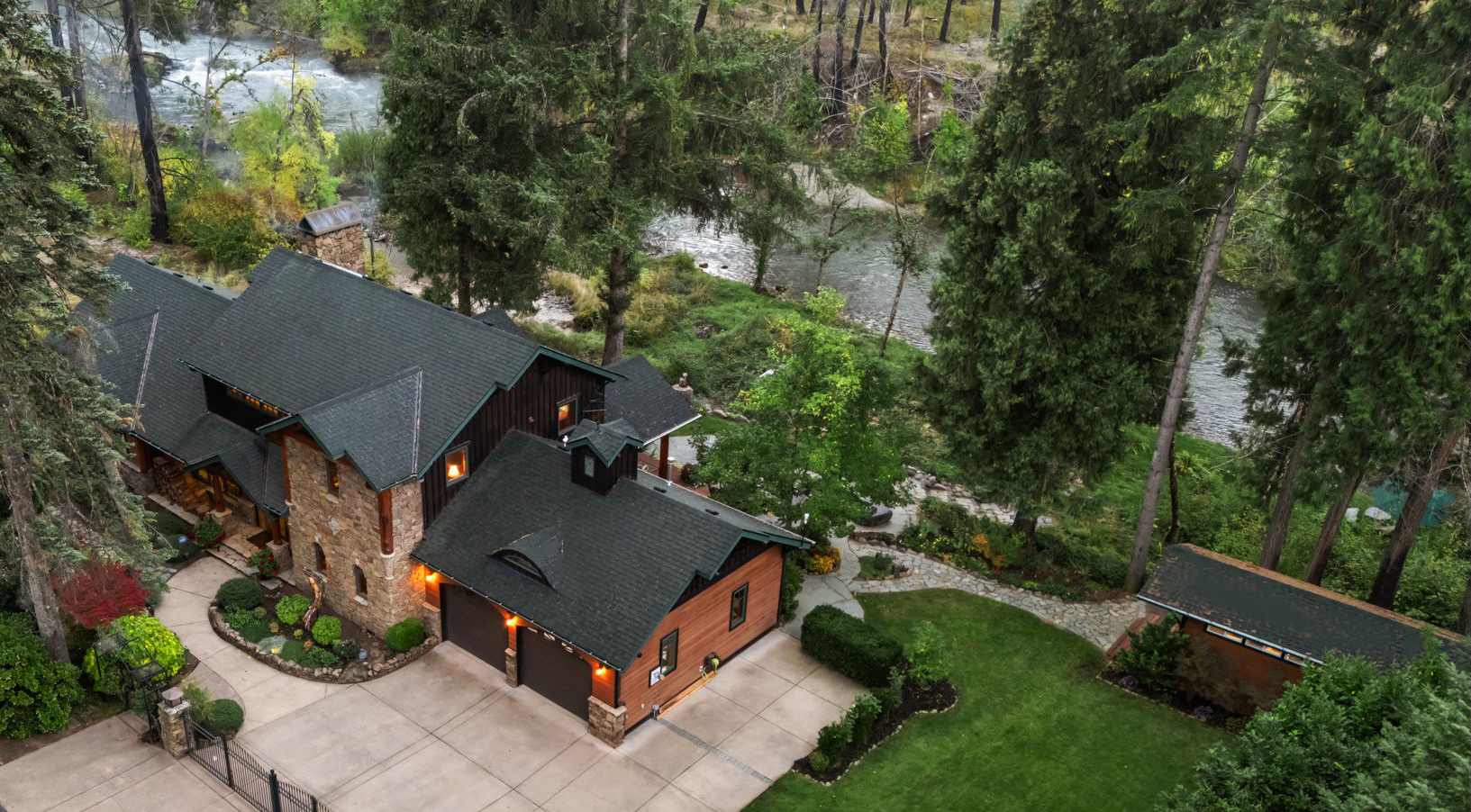 Property Photo: 91295 Blue River Rd OR 97413