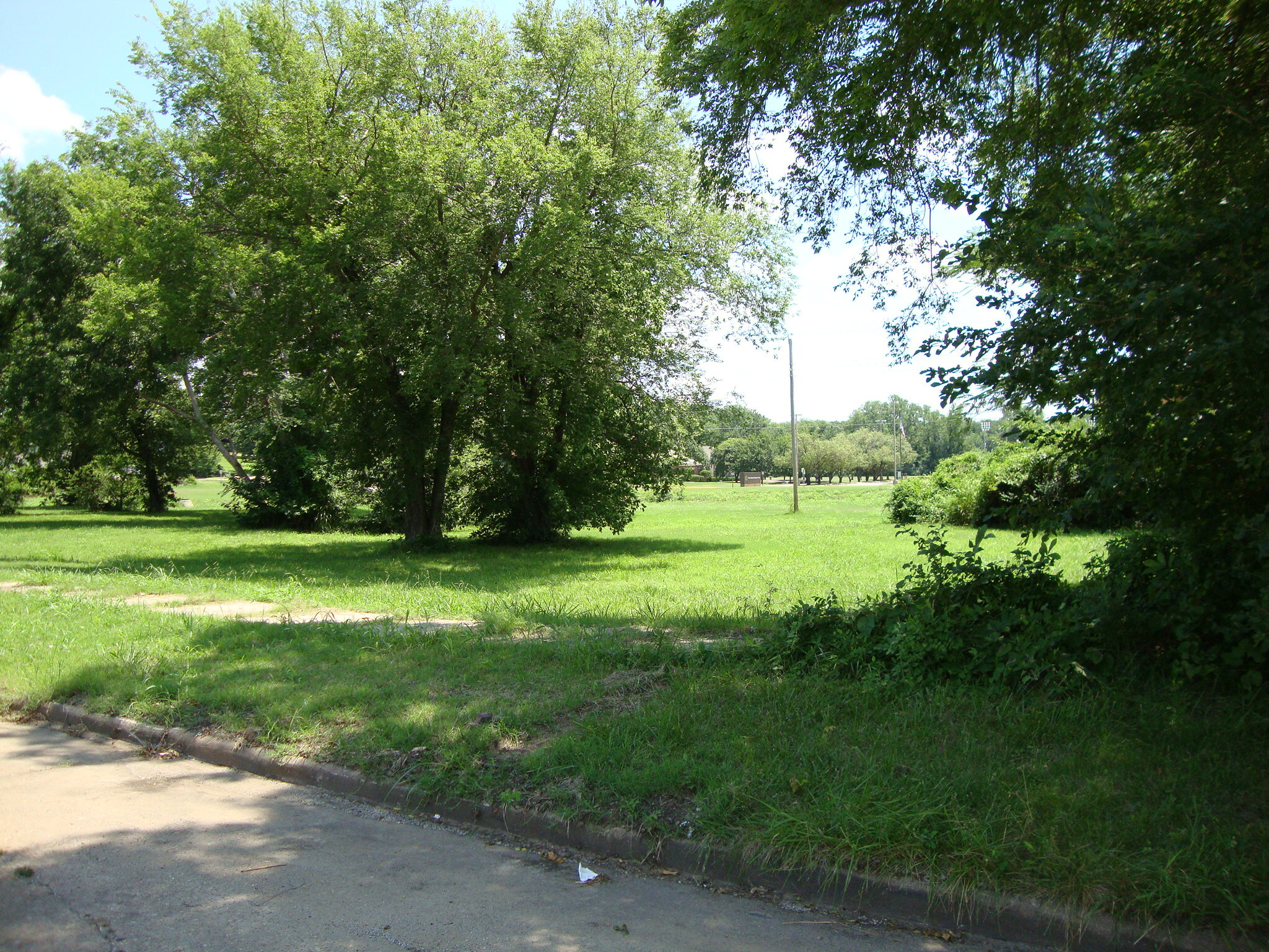 Property Photo:  600 E 7th Street  OK 74447 