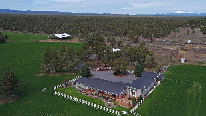 Property Photo: 61140 Obernolte Road OR 97701