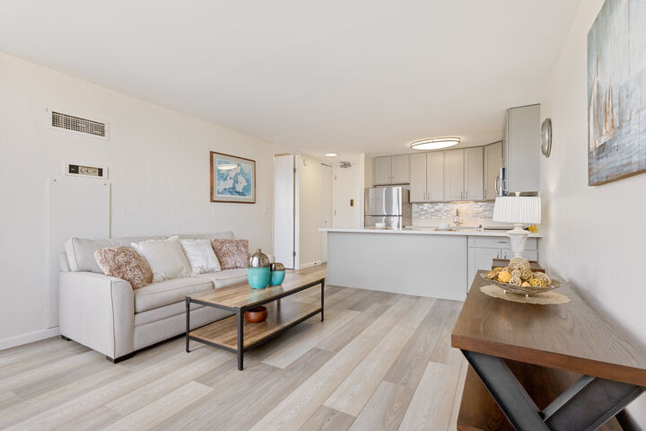 Property Photo:  411 Hobron Lane 3402  HI 96815 