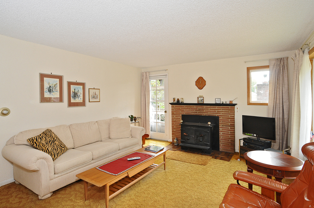 Property Photo: Living & dining room 10522 41st Place NE  WA 98125 