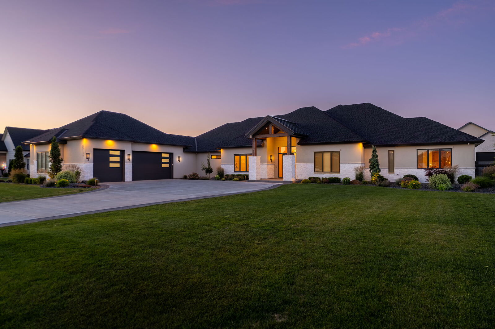 Property Photo: 88134 Calico Rd WA 99338