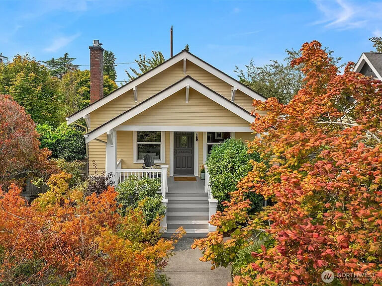 Property Photo:  2311  45th Avenue SW  WA 98116 