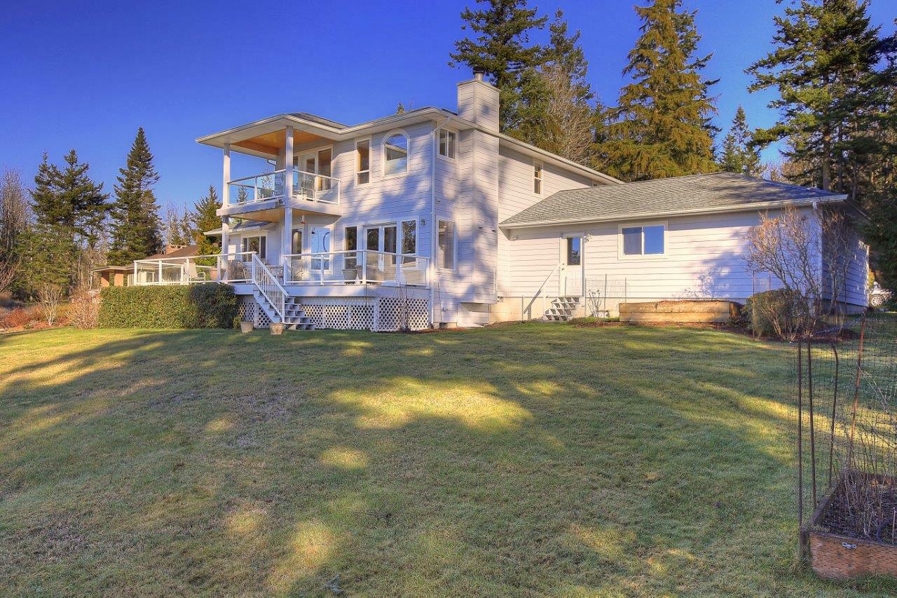 Property Photo:  618 Scandia Pkwy  WA 98282 