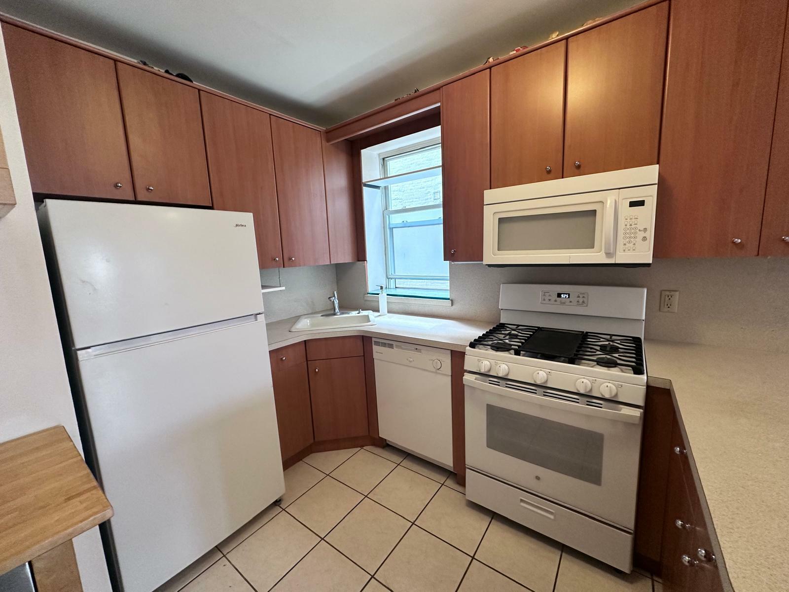 Property Photo:  387 Clinton Street 3R NY 11231 