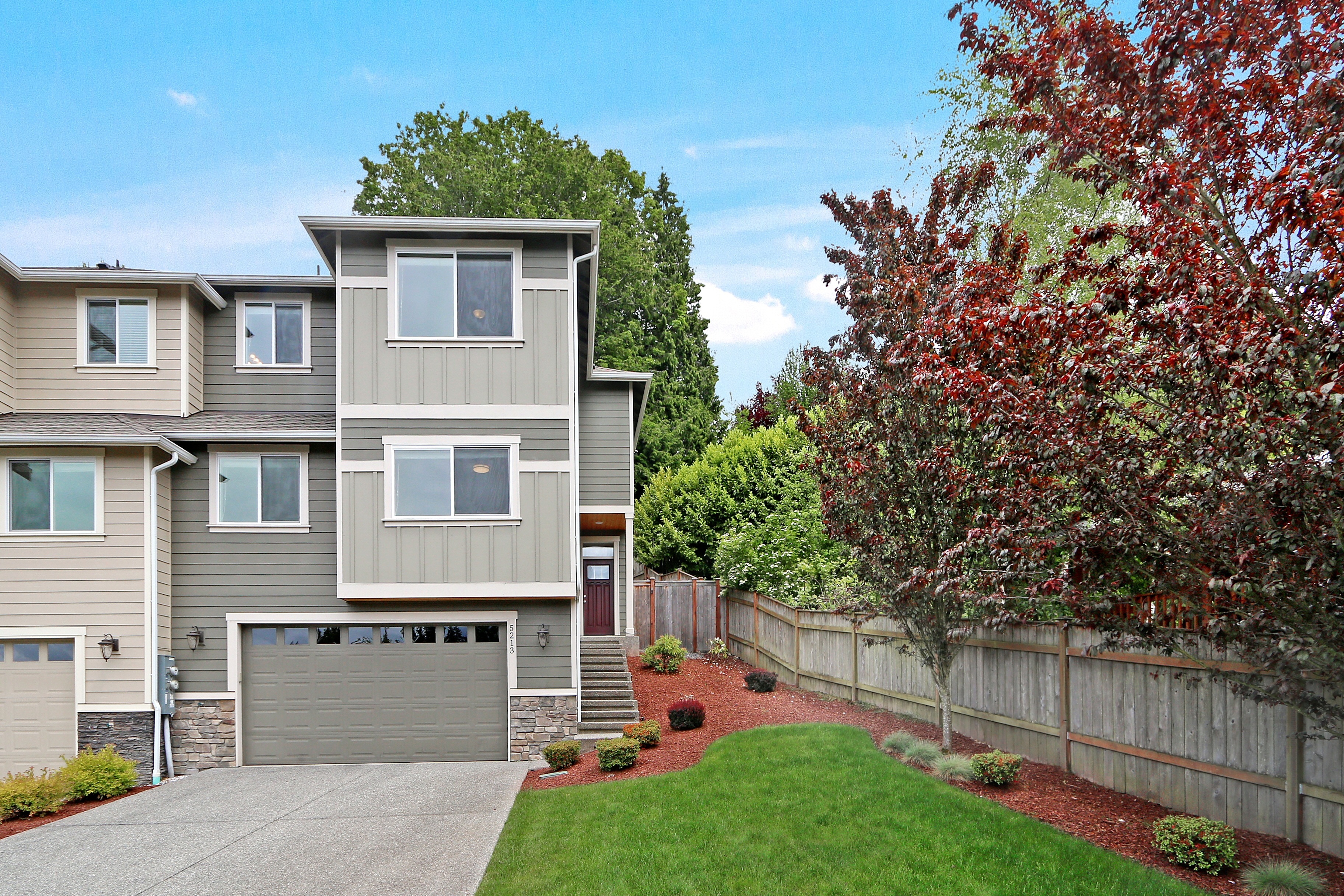 Property Photo:  5213  Glenwood Avenue  WA 98203 