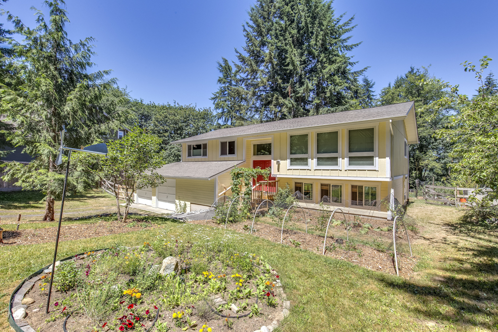 Property Photo: 6202 NE Old Mill Rd WA 98110